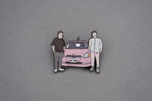 【Flat Out】雙To x Pink Echo「友誼的小車」金屬襟章